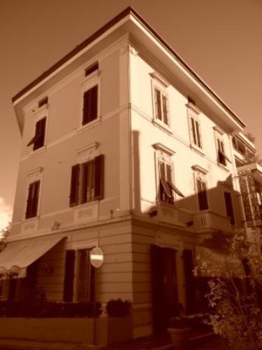 Hotel Delizia Genovese Montecatini Terme Exterior photo