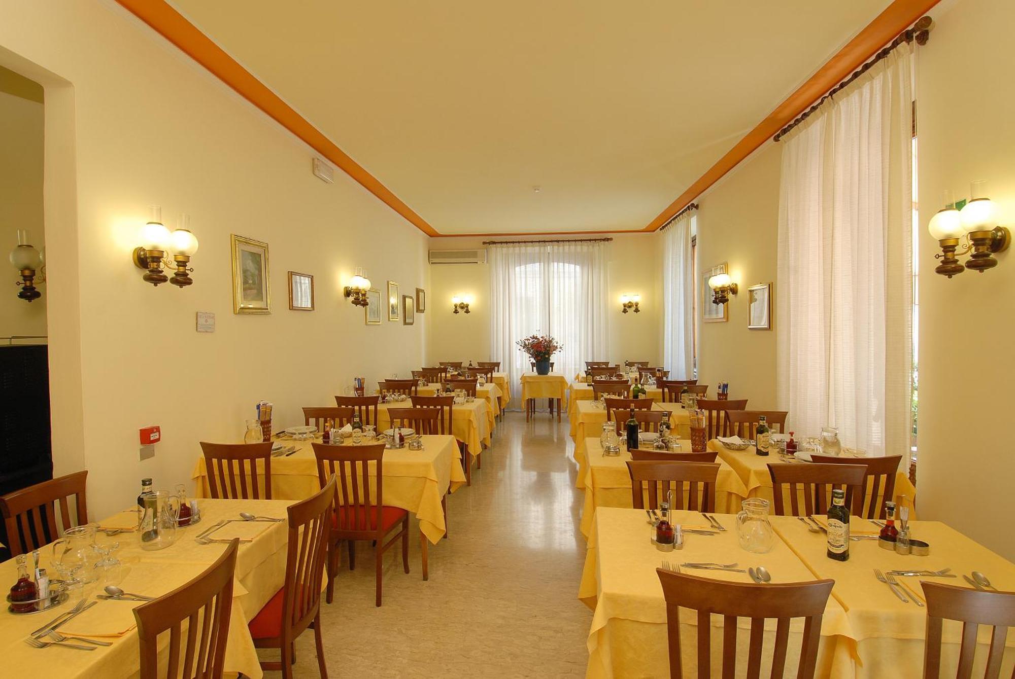 Hotel Delizia Genovese Montecatini Terme Exterior photo